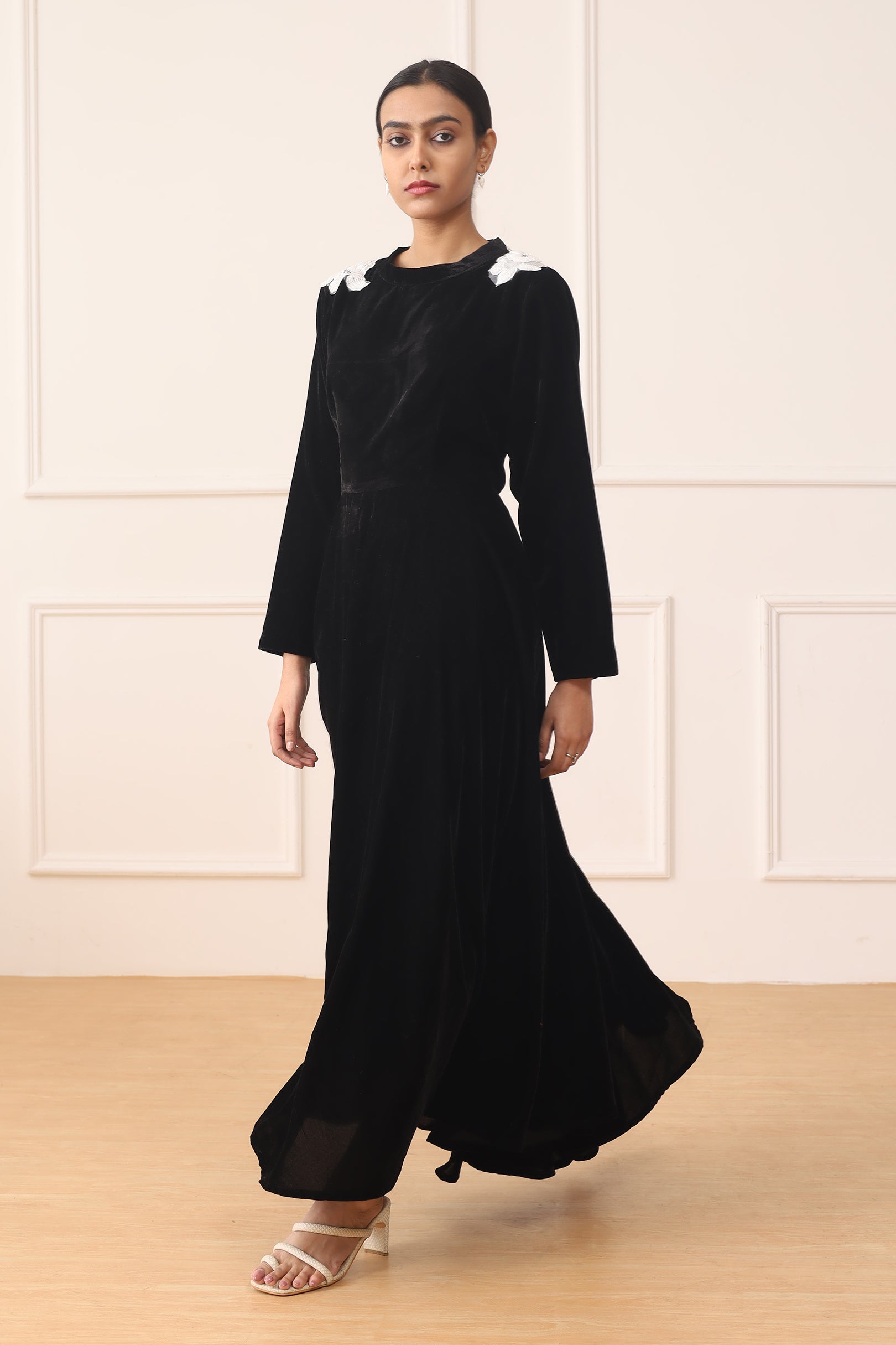 MIDNIGHT ECLIPSE VELVET GOWN