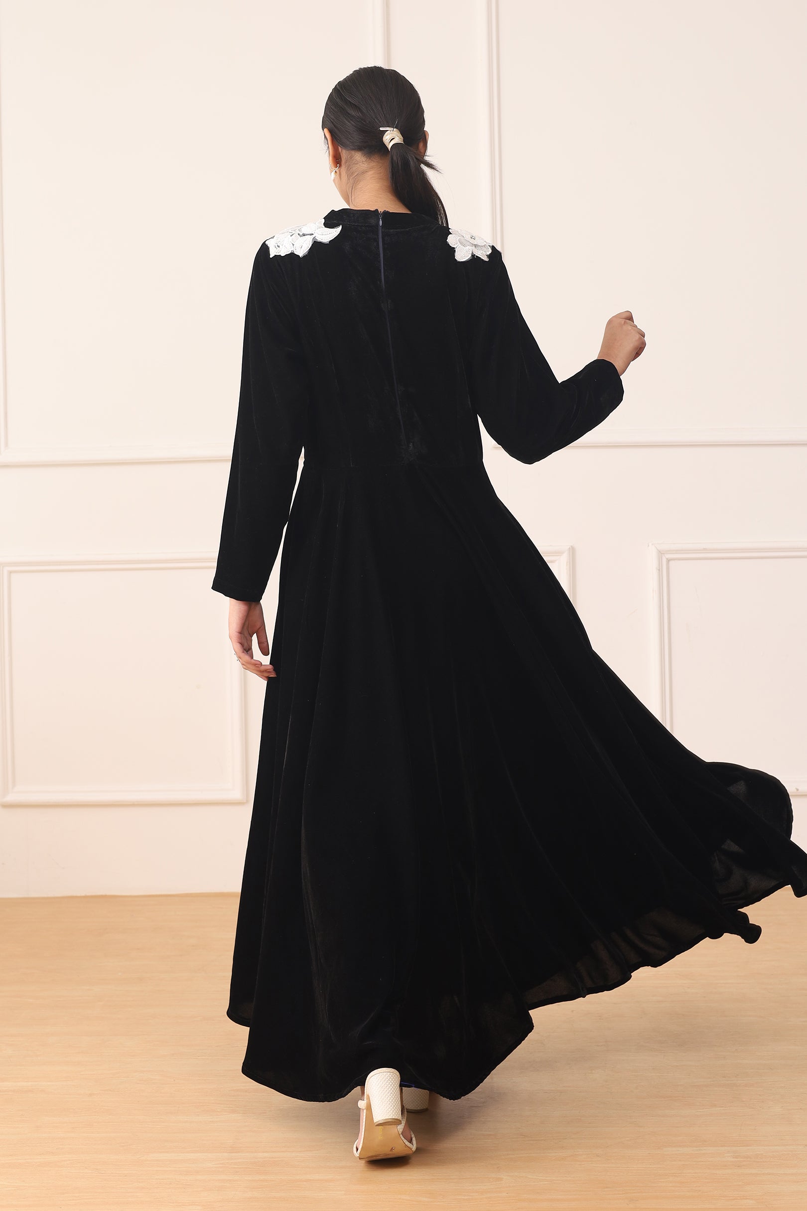MIDNIGHT ECLIPSE VELVET GOWN