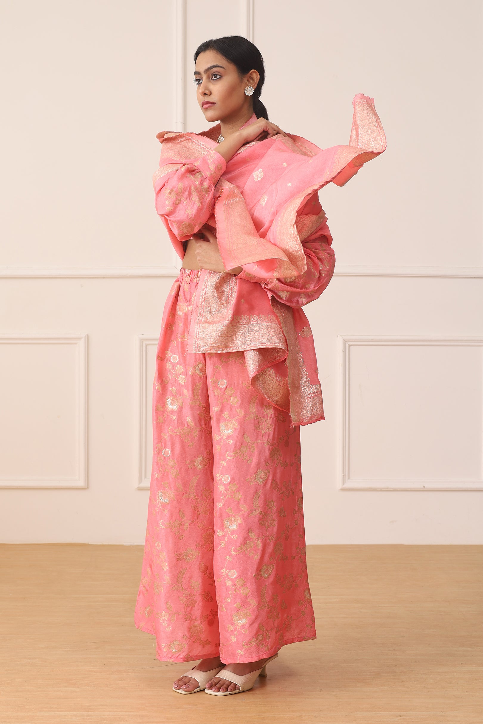 PINK PETAL DOLA JACQUARD SET